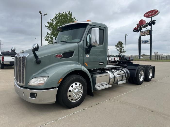 2021 Peterbilt 579-0
