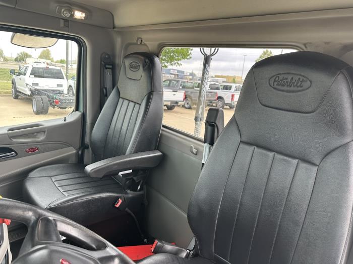 2021 Peterbilt 579-7