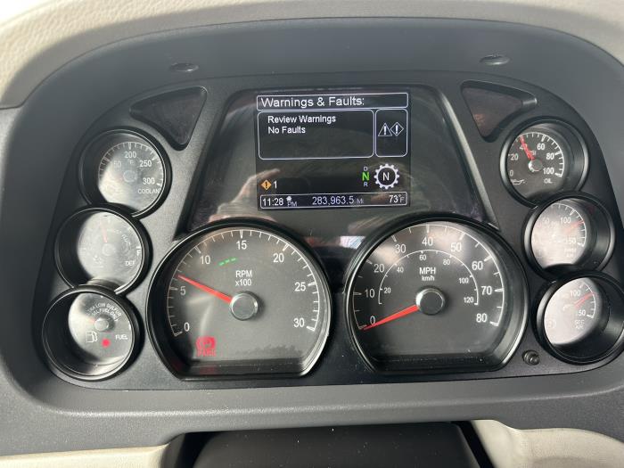 2021 Peterbilt 579-4