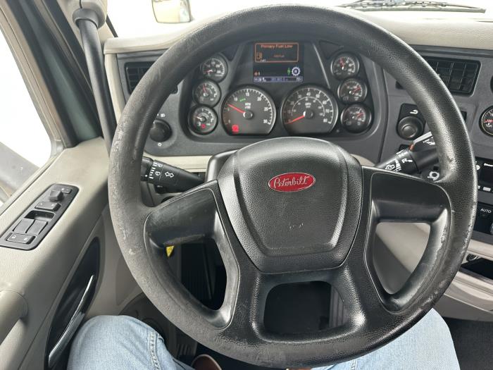 2021 Peterbilt 579-5