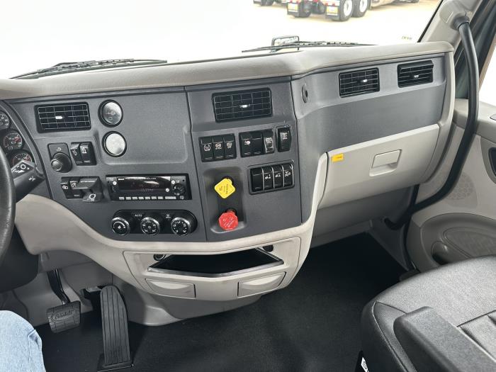 2021 Peterbilt 579-6