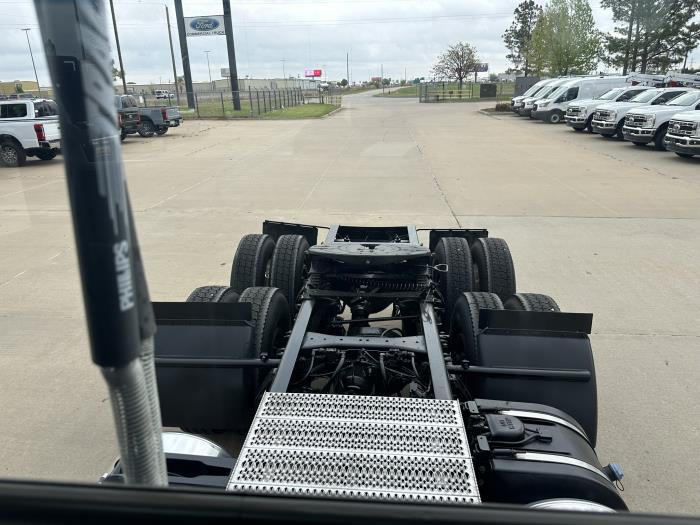 2021 Peterbilt 579-13