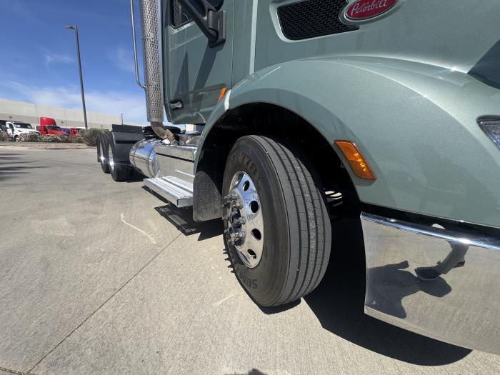 2021 Peterbilt 579-6