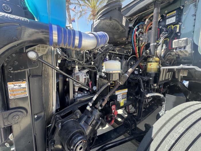 2021 Peterbilt 579-8