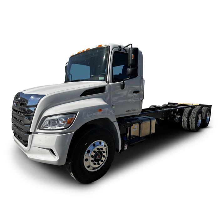 2025 Hino XL8 - image 2