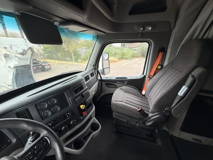 2022 Peterbilt 579-11