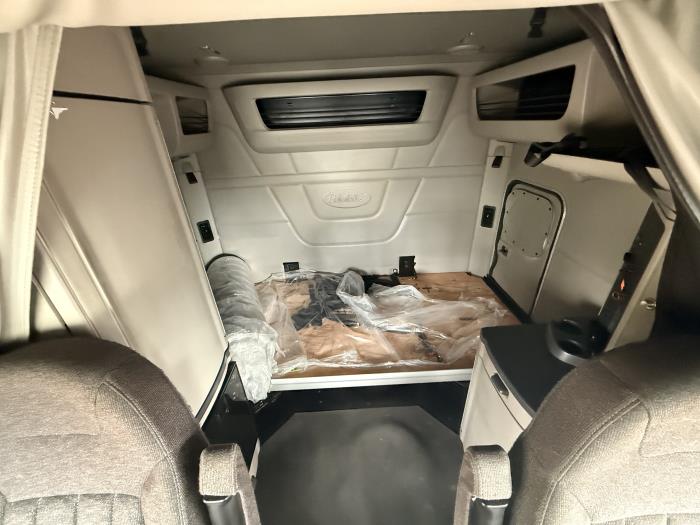 2022 Peterbilt 579-12