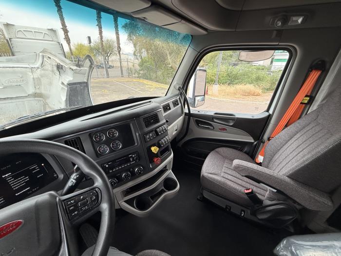 2022 Peterbilt 579-11