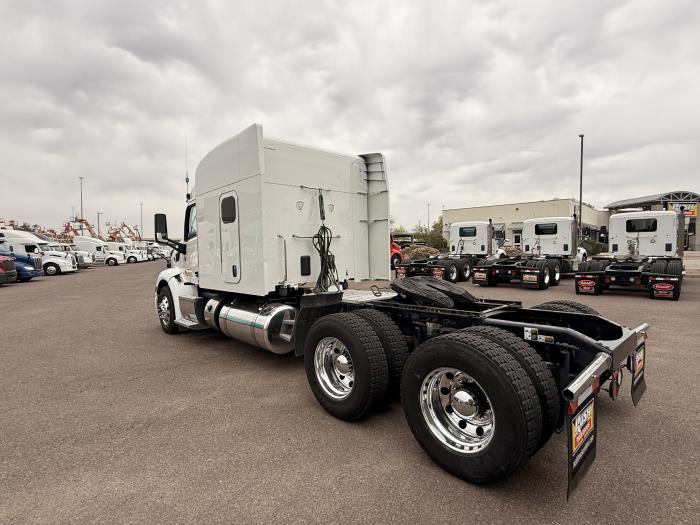 2022 Peterbilt 579 - image 4