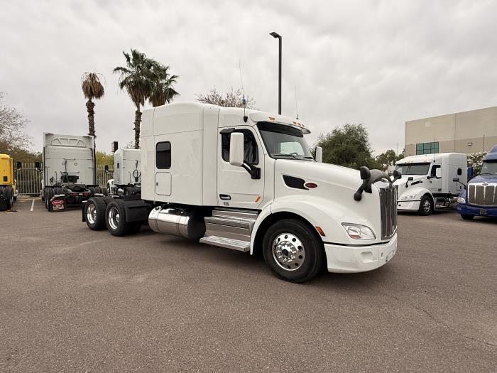 2022 Peterbilt 579 - image 8