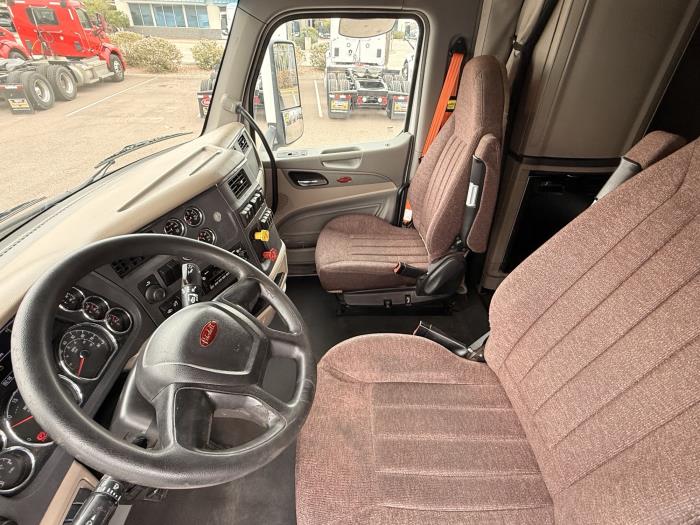 2022 Peterbilt 579 - image 11
