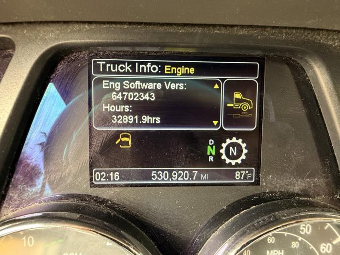 2022 Peterbilt 579 - image 12