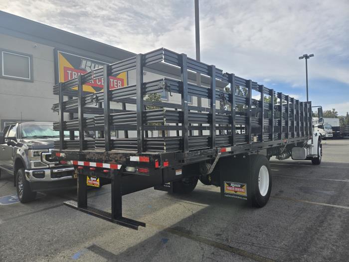 2018 Freightliner Business Class M2 106-5