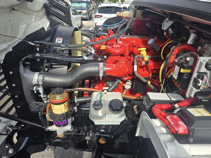 2018 Freightliner Business Class M2 106-11