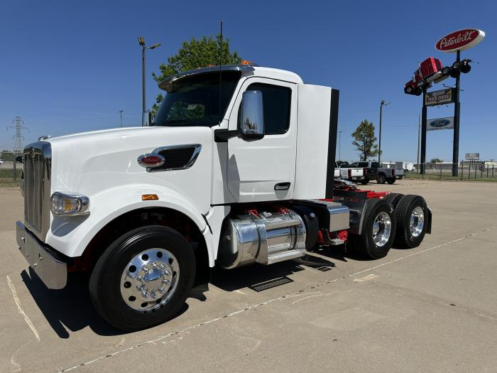 2023 Peterbilt 567-0