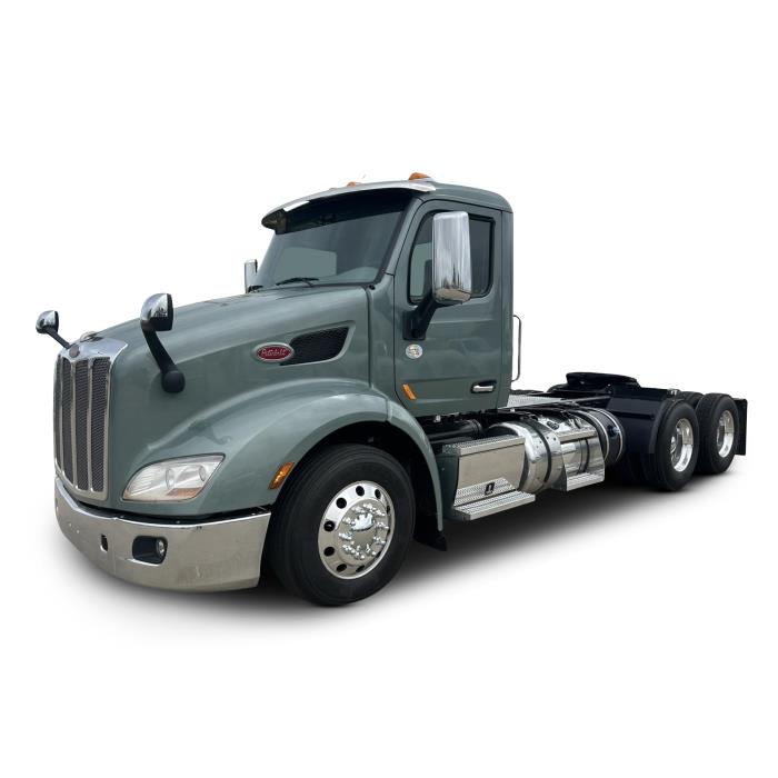 2021 Peterbilt 579 - image 1