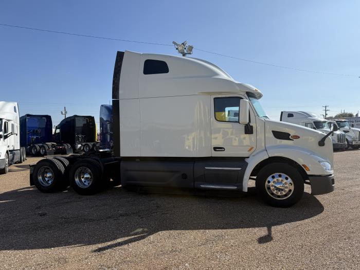 2021 Peterbilt 579-15