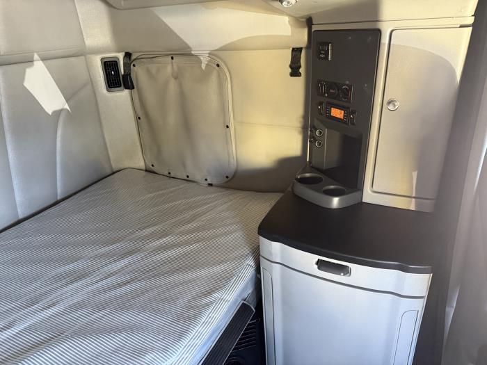 2021 Peterbilt 579-7