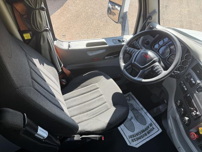 2021 Peterbilt 579-9