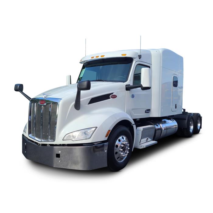 2022 Peterbilt 579 - image 1