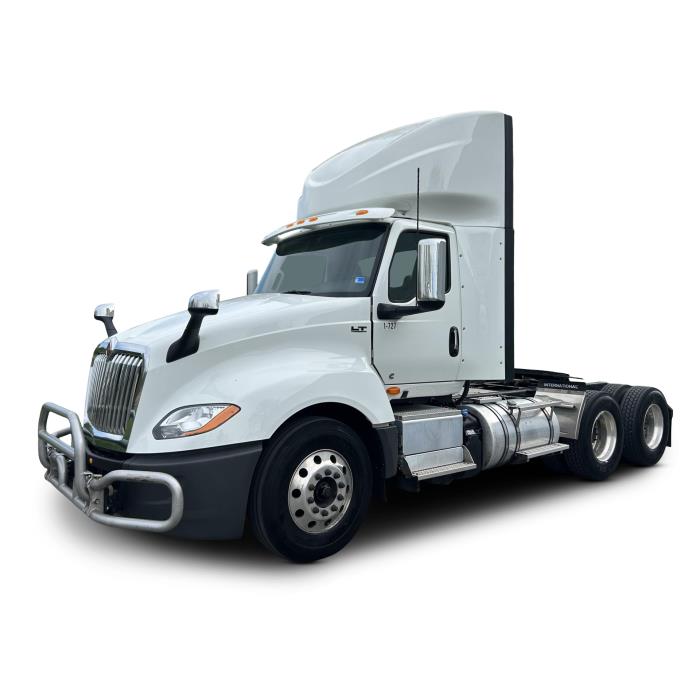 2023 International LT - image 1
