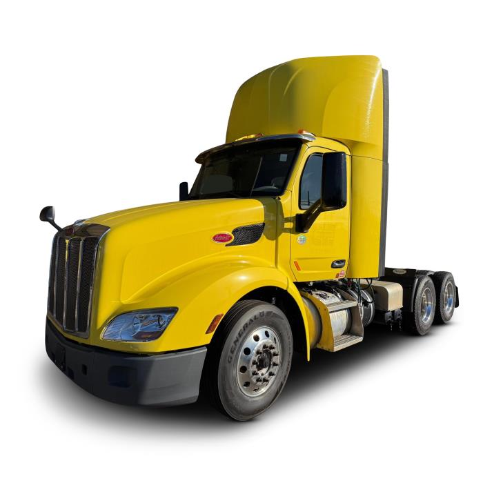 2021 Peterbilt 579 - image 1