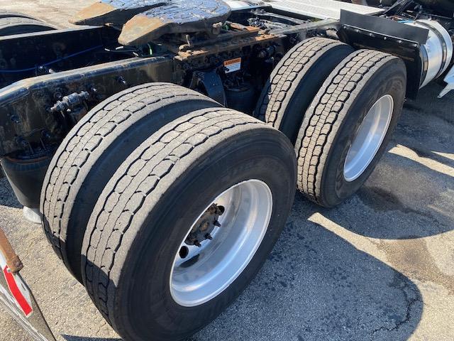 2021 Freightliner Cascadia-6