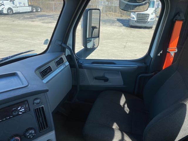 2021 Freightliner Cascadia-19