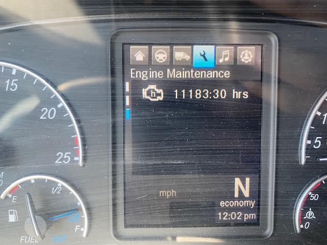 2021 Freightliner Cascadia-21