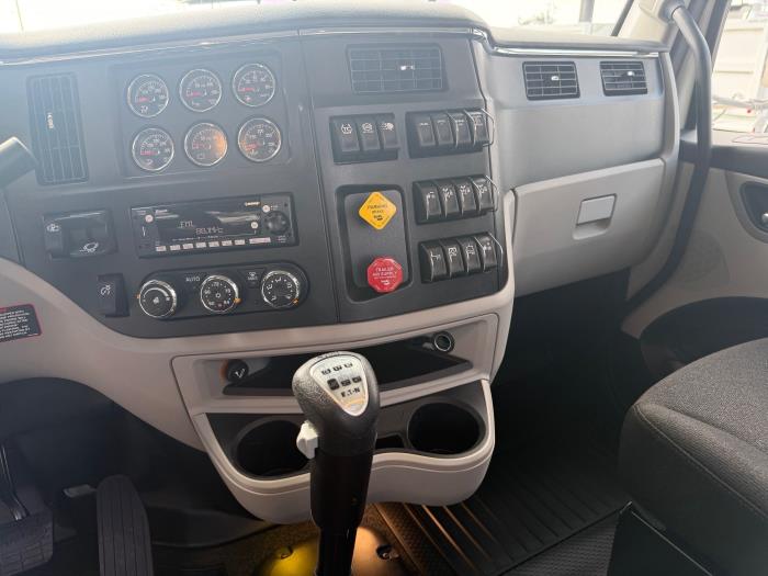 2027 Peterbilt 589-16
