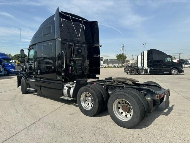 2017 Volvo VNL780-13