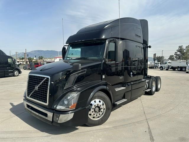 2017 Volvo VNL780-0