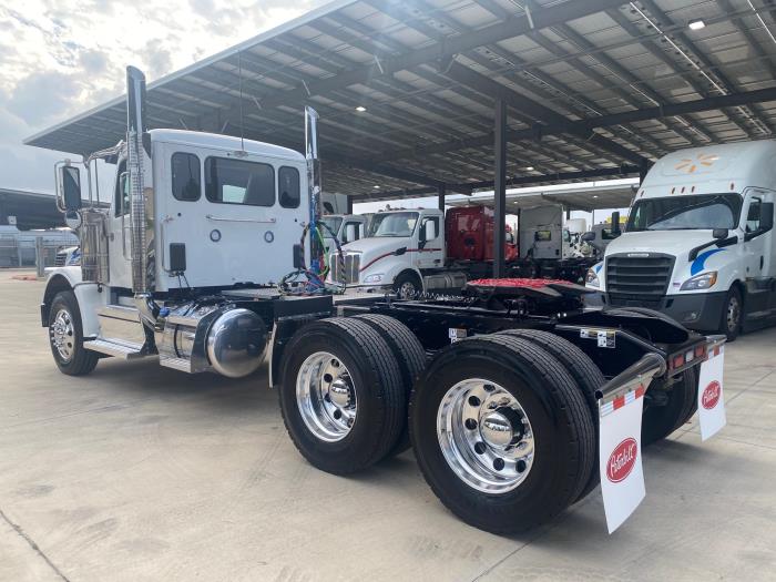 2027 Peterbilt 589-4
