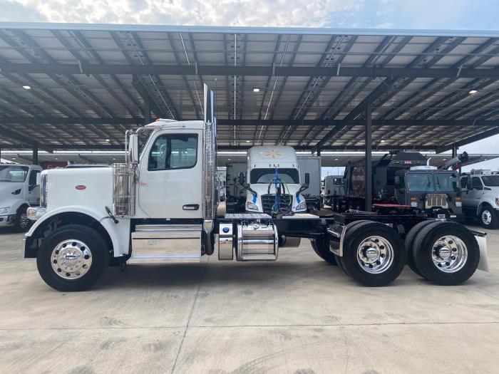 2027 Peterbilt 589-0