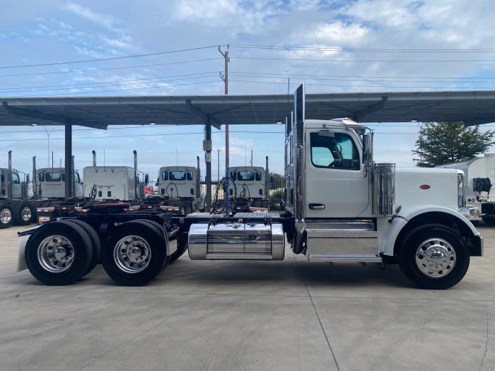 2027 Peterbilt 589-6