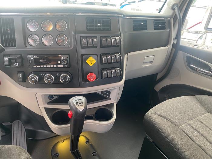 2027 Peterbilt 589-12