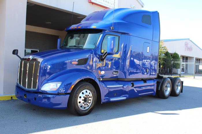 2022 Peterbilt 579-0