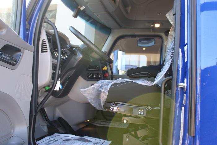 2022 Peterbilt 579-7