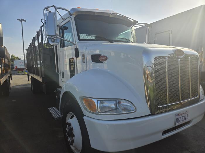 2020 Peterbilt 337-2