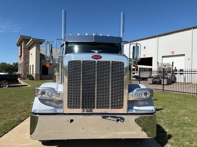 2027 Peterbilt - image 4
