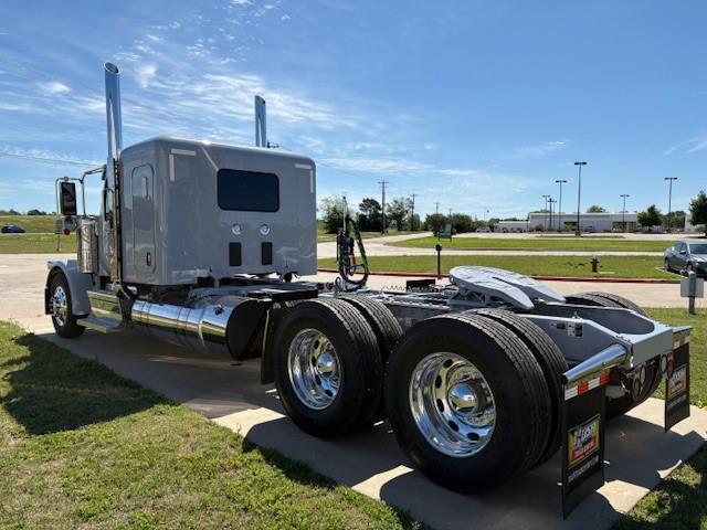 2027 Peterbilt - image 9