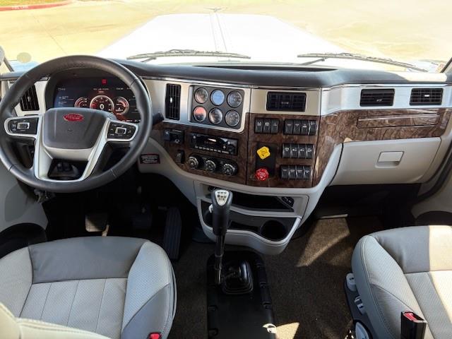 2027 Peterbilt - image 12