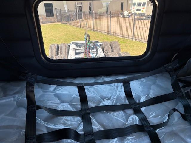 2027 Peterbilt - image 15