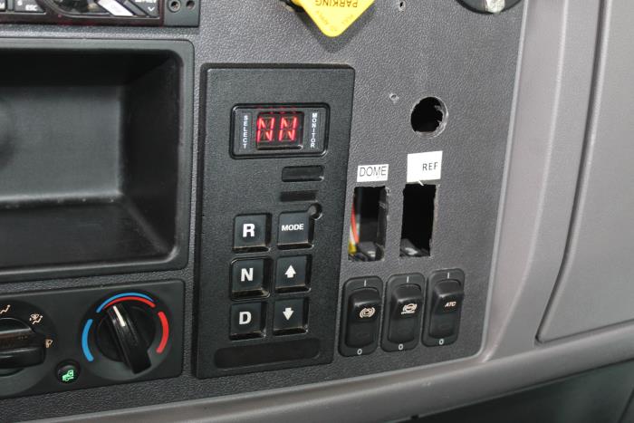 2021 Peterbilt 337-8