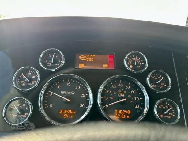 2022 Peterbilt 389-2