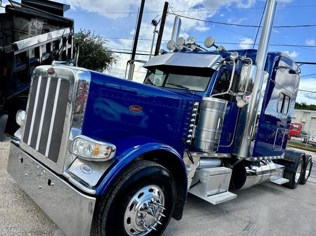 2022 Peterbilt 389-0