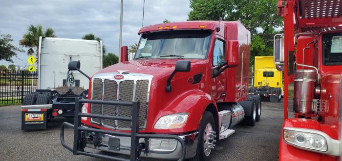 2022 Peterbilt 579-0