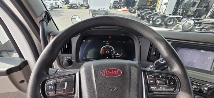 2023 Peterbilt 567-13