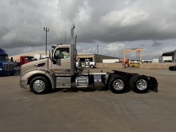 2020 Peterbilt 579-1
