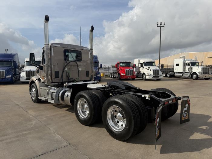 2020 Peterbilt 579-2